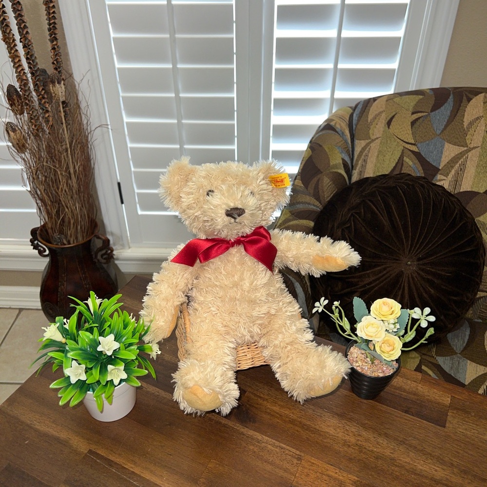 Steiff‎ Teddy Bear Plush Stuffed Animal Red Bow